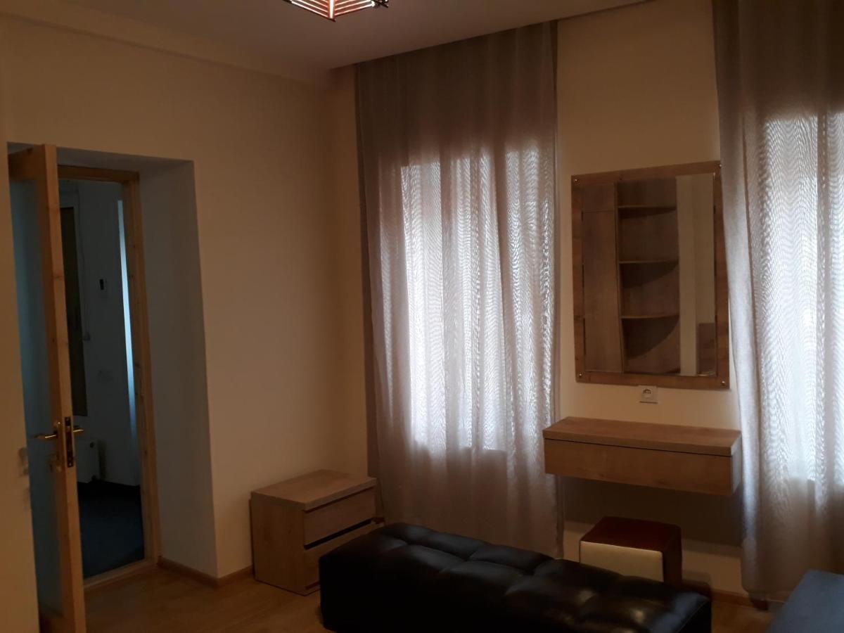 2 Bedroom Apartment In Chugureti Tbilisi Eksteriør bilde
